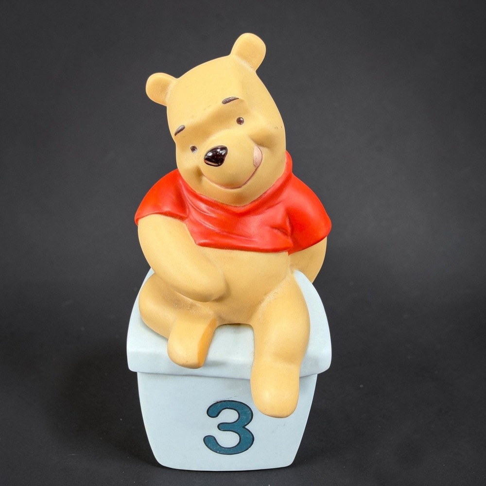Disney Pooh & Friends Winnie the Pooh Figurine Number 3 Birthday Train Block‎